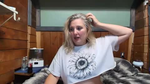 Snapshot of littlelisa1 chatting on May 2026 02:28:01 AM lisanixs online show from May 2026 02:28:01 AM