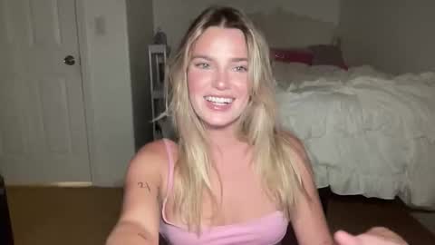 Snapshot of littlemaryjane19 chatting on October 2025 04:48:02 AM Marciabrady online show from October 2025 04:48:02 AM