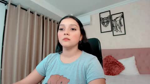 Sarahs Room online show from November 2025 09:02:01 PM