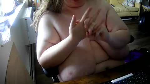 Loryn online show from June 2026 11:31:01 PM