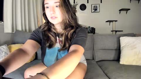 Snapshot of littlerowbo chatting on October 2025 05:50:02 AM Allison D online show from October 2025 05:50:02 AM