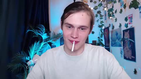 Snapshot of littlesadcabbage chatting on September 2025 12:44:02 AM Sonnenschein online show from September 2025 12:44:02 AM