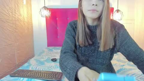 Snapshot of littlesophiie_ chatting on February 2025 10:16:01 AM littlesophiie_ online show from February 2025 10:16:01 AM