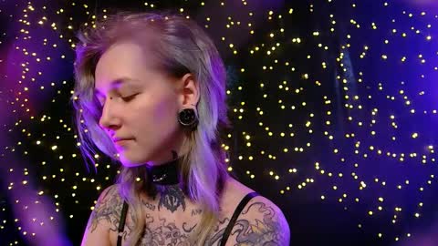 Niki  free tg channel with some photos gifs and info about streams  online show from February 2026 06:08:01 AM