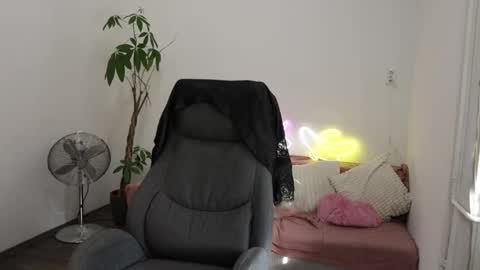 Snapshot of littlestellaspark chatting on October 2025 11:11:01 AM littlestellaspark online show from October 2025 11:11:01 AM