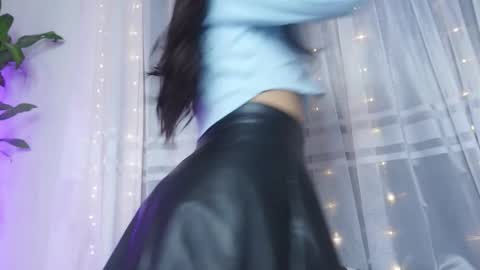 littletammy_ online show from October 2025 02:40:01 PM