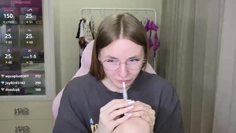 Eliana online show from March 2025 03:09:02 PM