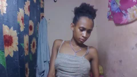 Snapshot of littleyanah chatting on March 2026 07:39:01 PM yanah online show from March 2026 07:39:01 PM