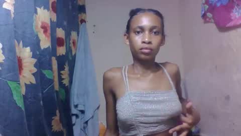 Snapshot of littleyanah chatting on March 2026 10:02:02 PM yanah online show from March 2026 10:02:02 PM