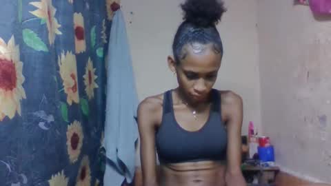 Snapshot of littleyanah chatting on March 2026 06:31:01 PM yanah online show from March 2026 06:31:01 PM