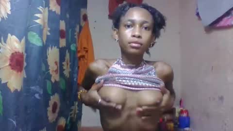 Snapshot of littleyanah chatting on April 2026 06:10:02 AM yanah online show from April 2026 06:10:02 AM