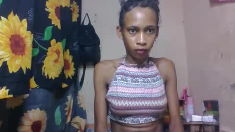 Snapshot of littleyanah chatting on April 2026 02:27:01 AM yanah online show from April 2026 02:27:01 AM