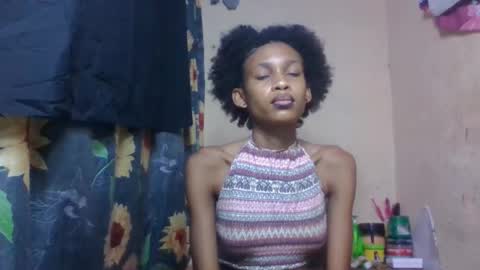 Snapshot of littleyanah chatting on April 2026 06:15:01 PM yanah online show from April 2026 06:15:01 PM