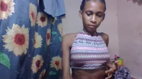 Snapshot of littleyanah chatting on April 2026 07:55:03 AM yanah online show from April 2026 07:55:03 AM