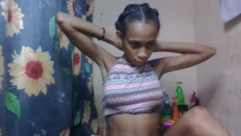 Snapshot of littleyanah chatting on April 2026 05:58:01 PM yanah online show from April 2026 05:58:01 PM