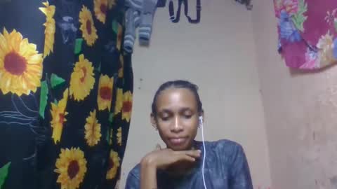 Snapshot of littleyanah chatting on April 2026 06:10:02 PM yanah online show from April 2026 06:10:02 PM