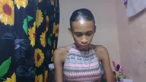 Snapshot of littleyanah chatting on April 2026 07:17:02 AM yanah online show from April 2026 07:17:02 AM