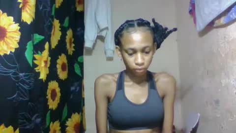 Snapshot of littleyanah chatting on May 2026 02:07:02 AM yanah online show from May 2026 02:07:02 AM