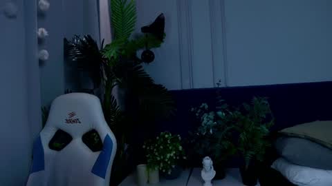 Snapshot of liv_fay chatting on January 2025 12:54:01 PM Liv 3 online show from January 2025 12:54:01 PM