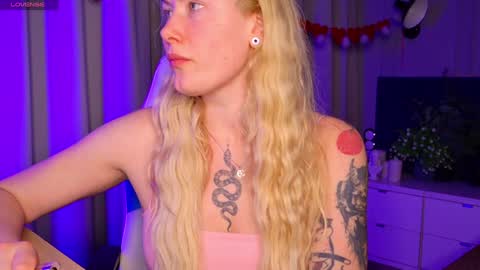 Snapshot of liv_fay chatting on February 2025 08:04:01 PM Liv 3 online show from February 2025 08:04:01 PM