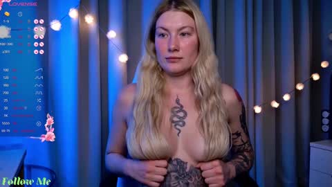 Snapshot of liv_fay chatting on February 2025 07:19:02 PM Liv 3 online show from February 2025 07:19:02 PM