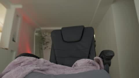 Emily  R online show from January 2025 02:46:02 PM