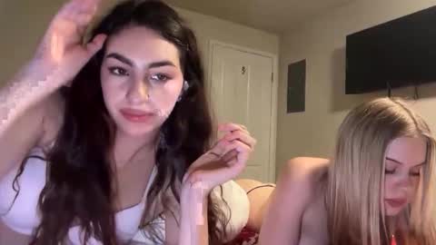 Snapshot of livhart chatting on December 2025 08:32:02 AM livhart online show from December 2025 08:32:02 AM