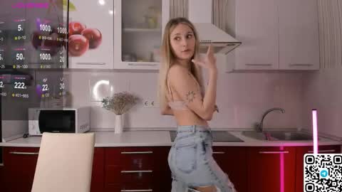 My name is Livy Nice to meet you  Thumbs up please its important online show from May 2026 05:53:02 PM