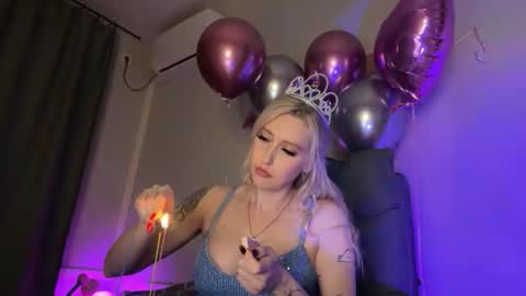 Snapshot of liya_ray chatting on December 2025 10:37:02 PM Liya Ray online show from December 2025 10:37:02 PM