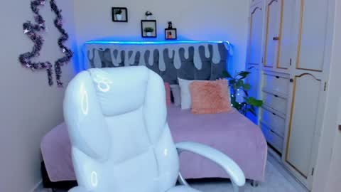 Snapshot of liz_bohemia chatting on December 2024 06:44:01 AM LIZ online show from December 2024 06:44:01 AM