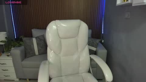 Snapshot of liz_bohemia chatting on November 2025 02:56:02 AM LIZ online show from November 2025 02:56:02 AM