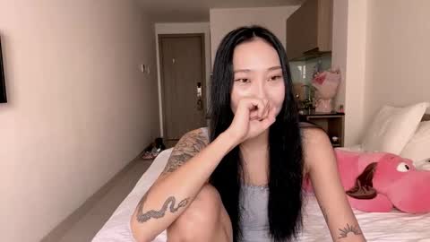 Lizz online show from October 2025 06:28:01 AM