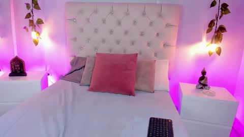 Lizz collins online show from February 2026 04:00:01 AM