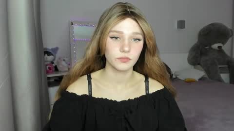 lizza_a online show from April 2026 05:43:02 PM