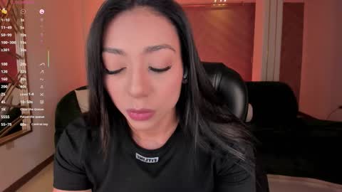 Lizzi  online show from September 2025 08:42:02 PM