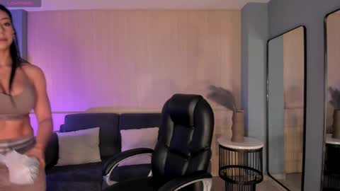 Lizzi  online show from September 2025 12:50:02 PM