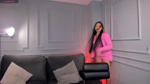 Lizzi  online show from October 2025 01:42:02 PM