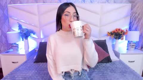 Snapshot of lizzi_hotman chatting on January 2026 12:10:01 PM LIZZI online show from January 2026 12:10:01 PM