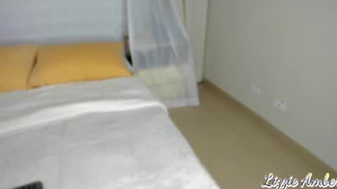 Snapshot of lizzieamber chatting on December 2024 09:46:01 AM lizzieamber online show from December 2024 09:46:01 AM