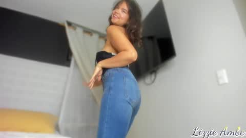 Snapshot of lizzieamber chatting on December 2024 08:26:02 AM lizzieamber online show from December 2024 08:26:02 AM