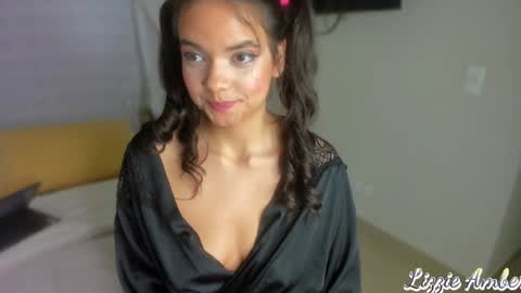 Snapshot of lizzieamber chatting on December 2024 08:22:02 AM lizzieamber online show from December 2024 08:22:02 AM