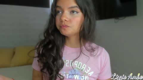 Snapshot of lizzieamber chatting on January 2025 12:15:02 PM lizzieamber online show from January 2025 12:15:02 PM