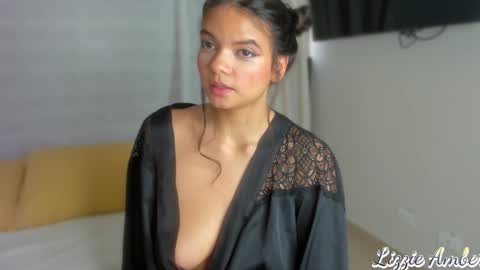 Snapshot of lizzieamber chatting on January 2025 11:31:02 AM lizzieamber online show from January 2025 11:31:02 AM