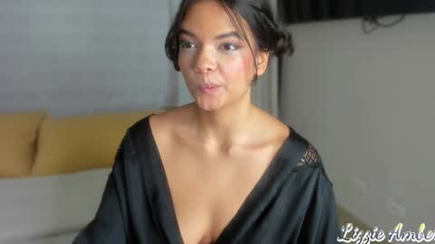 Snapshot of lizzieamber chatting on January 2025 10:18:02 AM lizzieamber online show from January 2025 10:18:02 AM