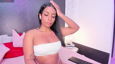 Snapshot of lizziierose chatting on March 2026 12:08:01 PM I am Lizz online show from March 2026 12:08:01 PM