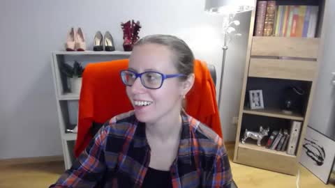 Lizzy online show from November 2025 05:40:02 AM