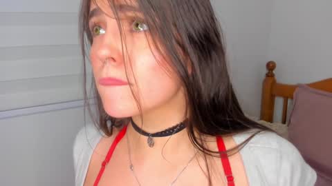 Snapshot of llanna_ chatting on December 2024 06:58:01 AM Llanna online show from December 2024 06:58:01 AM