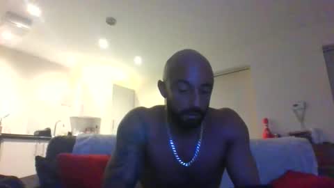 Snapshot of llleeeooonnn69 chatting on November 2025 06:33:02 PM Leon online show from November 2025 06:33:02 PM