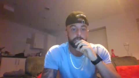 Snapshot of llleeeooonnn69 chatting on December 2025 06:03:01 PM Leon online show from December 2025 06:03:01 PM