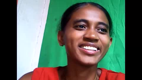 Snapshot of llouisse chatting on April 2026 07:18:02 PM llouisse online show from April 2026 07:18:02 PM